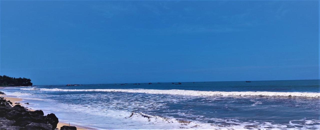 White Shell Beach House Каннур Екстер'єр фото